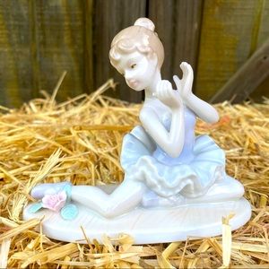 Vintage Porcelain ballerina made in Taiwan
